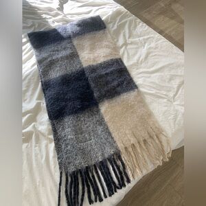 Urban Outfitters Chunky Scarf